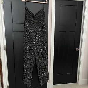 City Chic Elegant Black & White Patterned Sleeveless Jumpsuit. Size 18